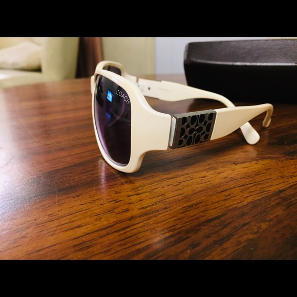 Coach sunglasses for women in excellent condition - Picture 3 of 8